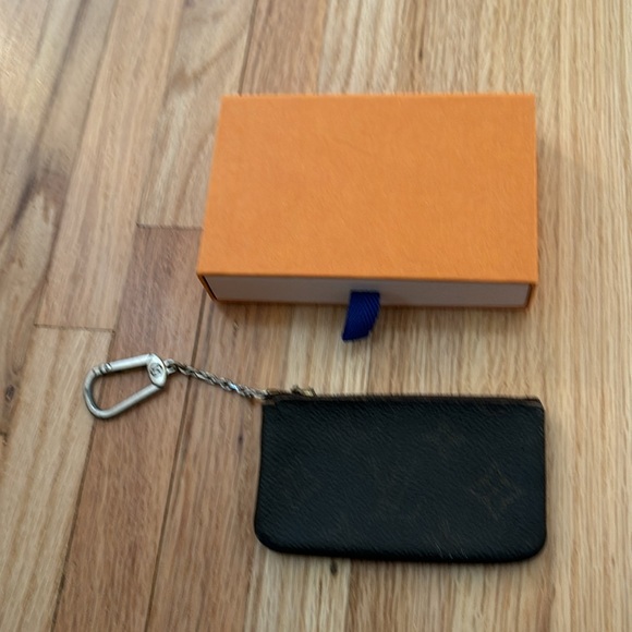 Louis Vuitton Keychain Coin Purse With Box - Picture 4 of 11